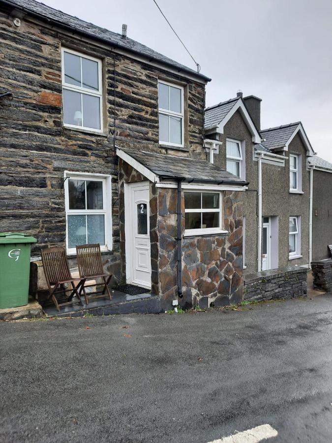 Snowdonia Rock Cottage - cosy&pet friendly Penrhyndeudreath Esterno foto