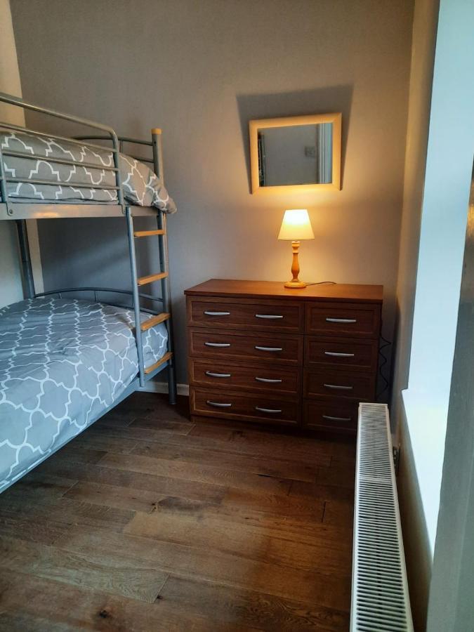 Snowdonia Rock Cottage - cosy&pet friendly Penrhyndeudreath Esterno foto