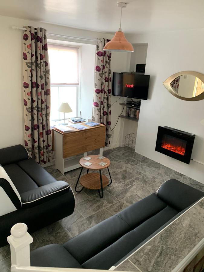 Snowdonia Rock Cottage - cosy&pet friendly Penrhyndeudreath Esterno foto