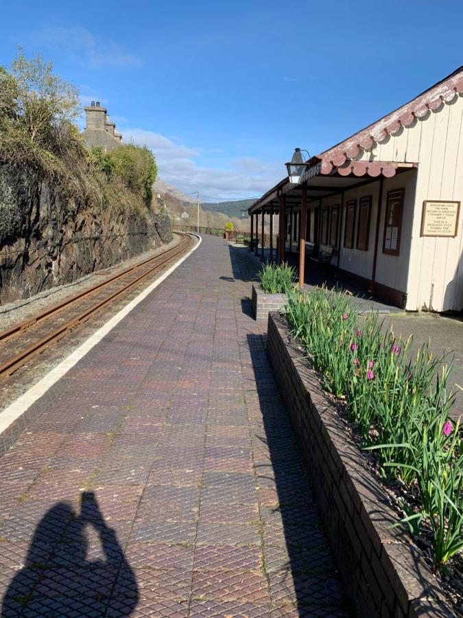 Snowdonia Rock Cottage - cosy&pet friendly Penrhyndeudreath Esterno foto
